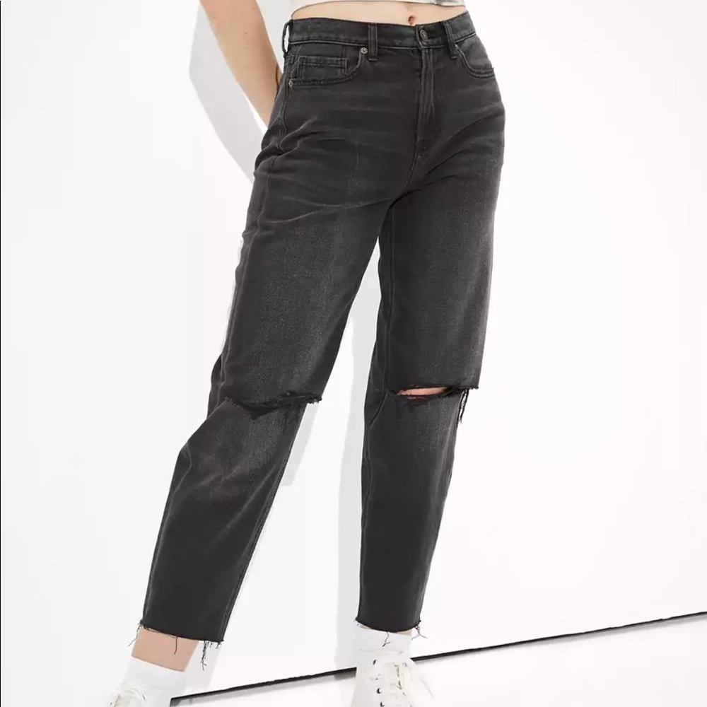 American Eagle Ripped Relaxed Mom Jean